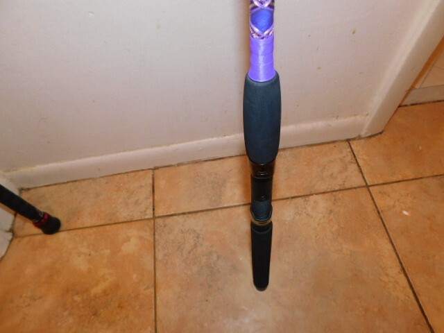 CUSTOM SPINNING ROD PURPLE LAVENDER PEARL MARBLE 10-25 LB 7′ NEW