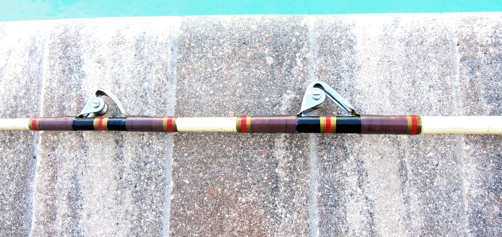 Shakespeare Ugly Stik White Tiger Rod: 6’ IGFA 30-80lb AFTCO Rollers & Reel Seat
