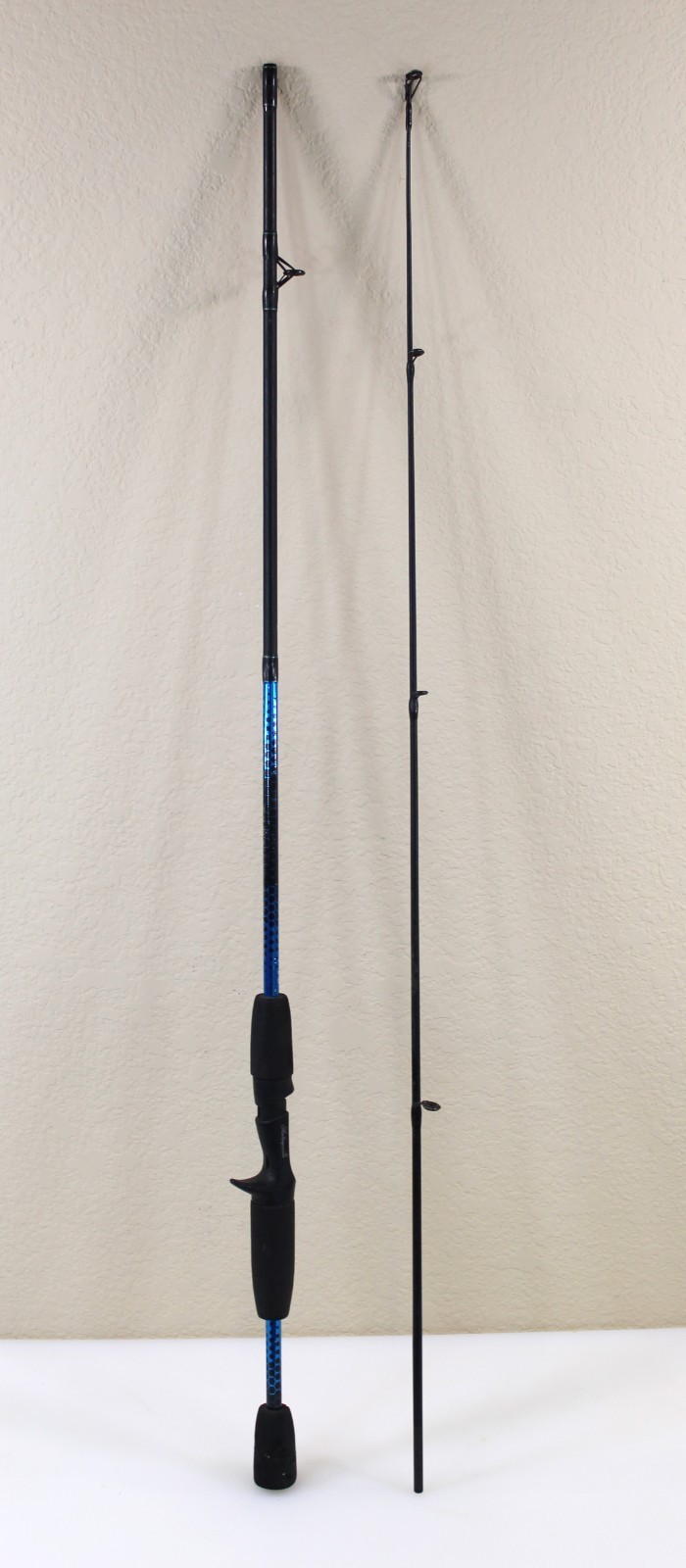 Shakespeare Reverb RBSC 56 2M 5′ 6″ Casting Fishing Rod Medium Action 2 Piece