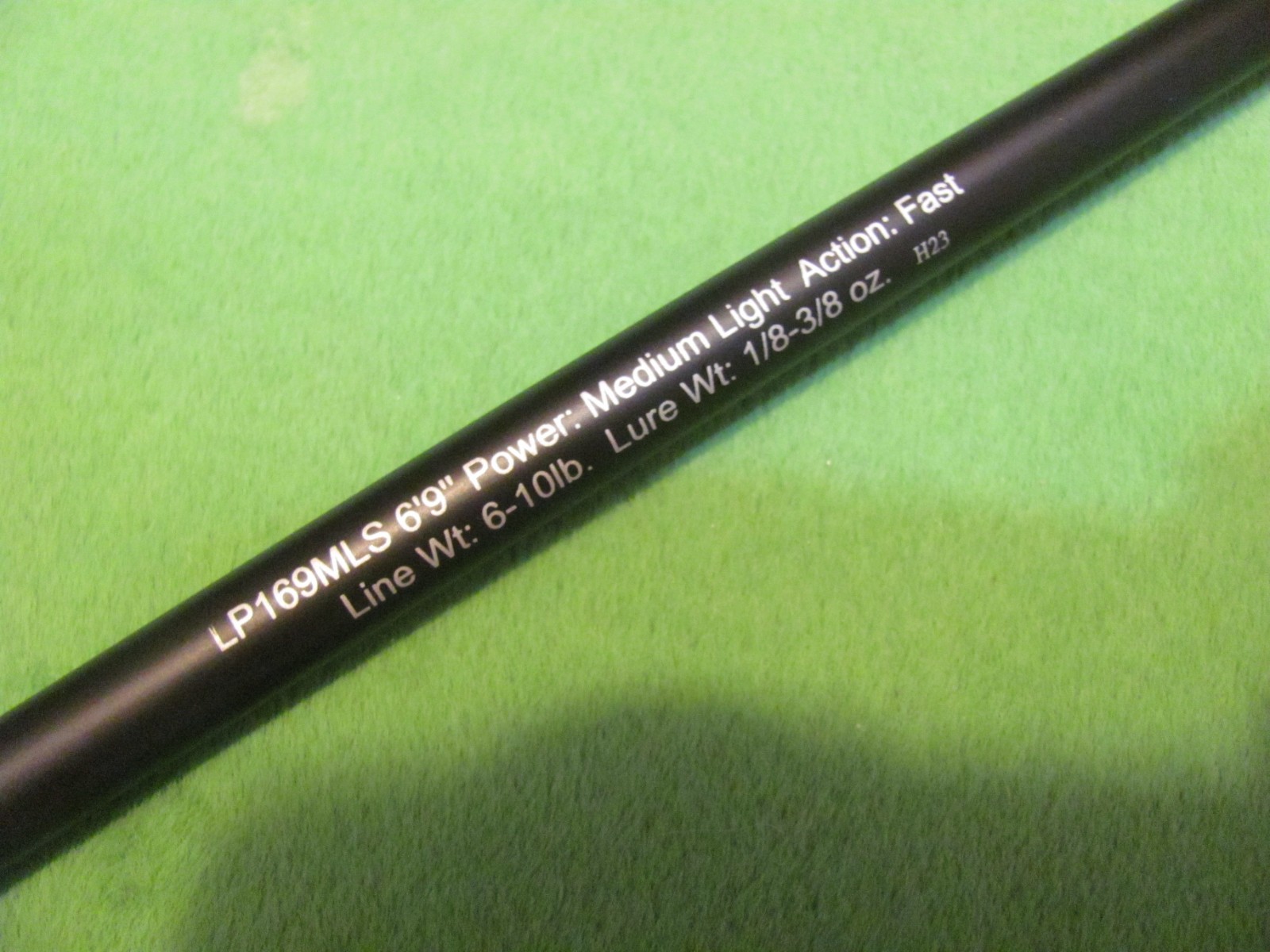 Lew’s Pro 1 – LP169MLS – IM8 – 6′ 9″ Medium Light 1-Piece Spinning Rod