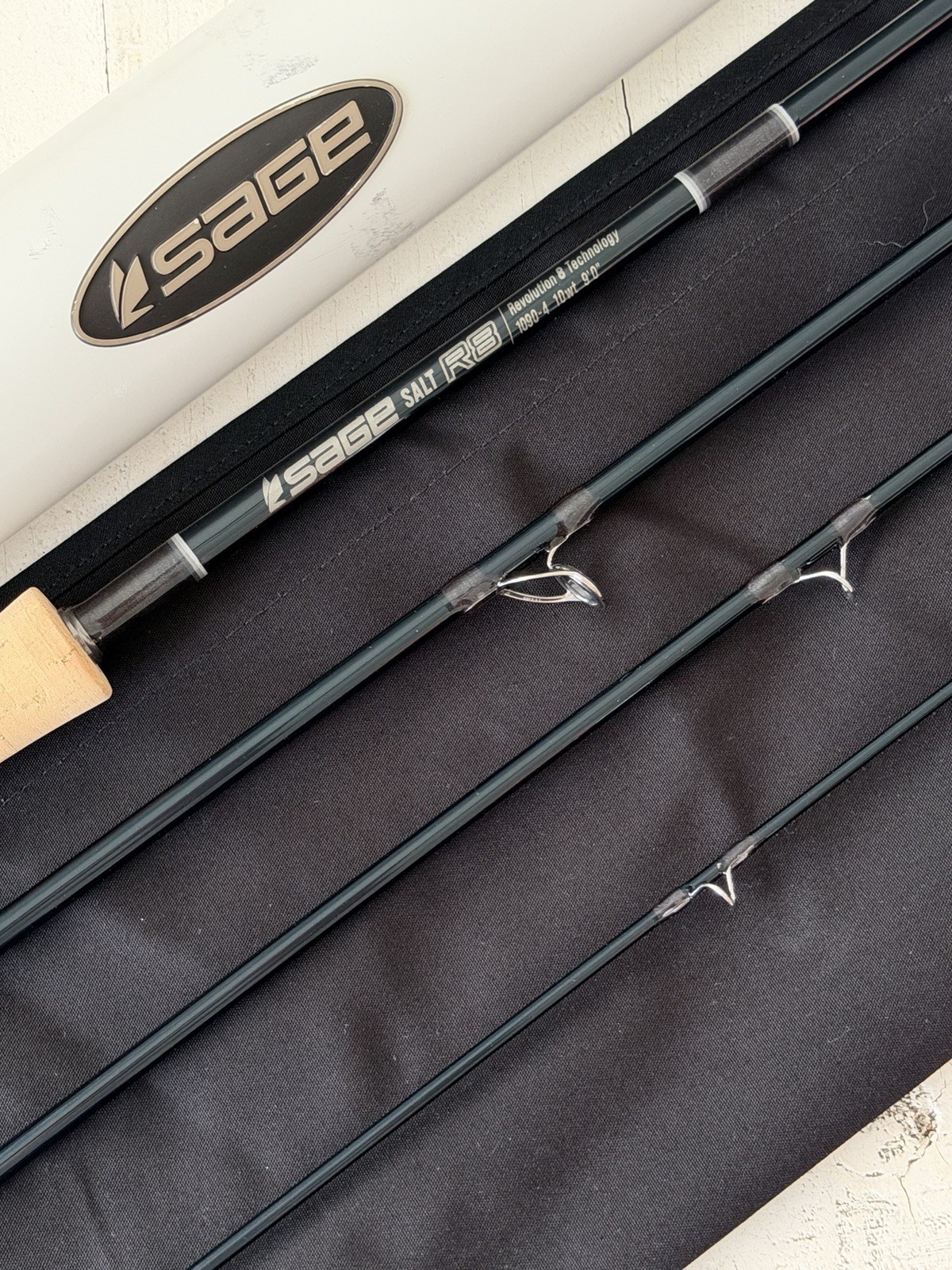 **BEAUTIFUL** 🔥 SAGE R8 SALT 10wt. 9’ft~4Pc FlyRod!! 🔥~LEGENDARY~🔥
