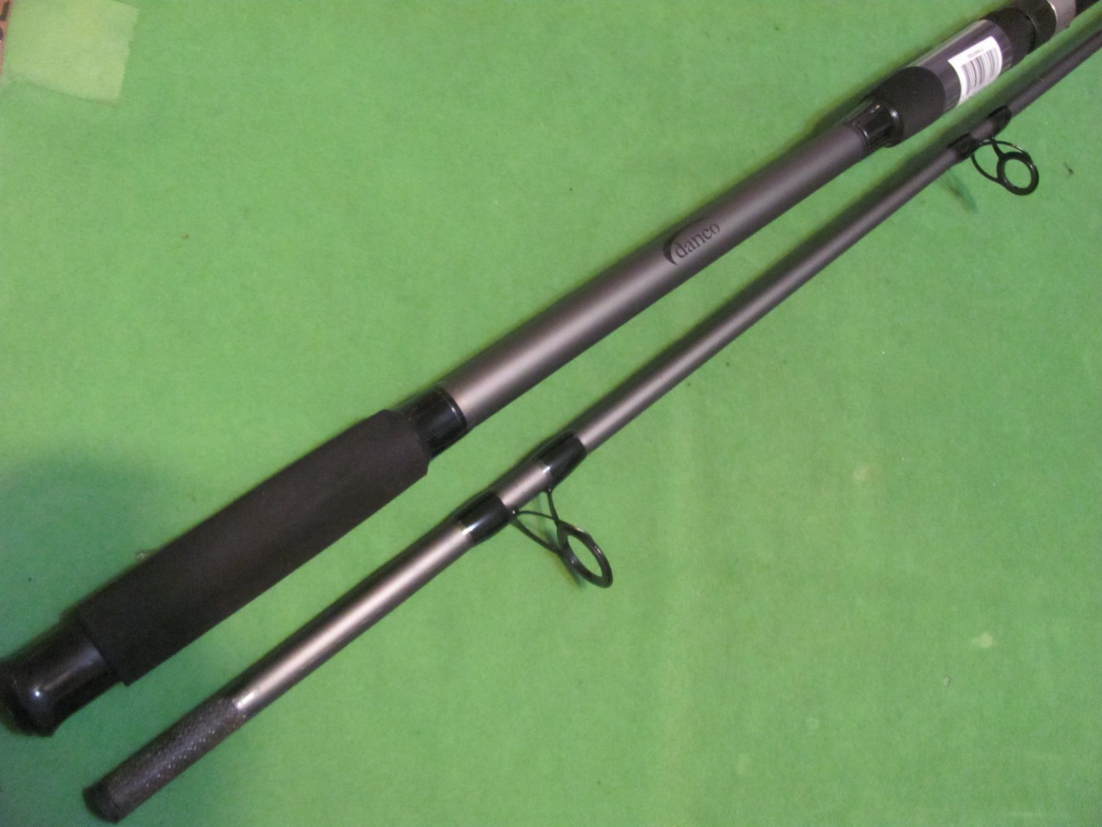 Danco Max Kat 10′ 0″ Medium Heavy Action Spinning 2-Piece Surf Rod.