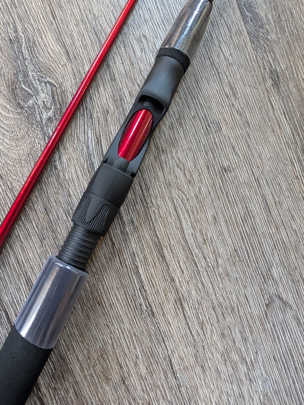 Shakespeare Ugly Stik Carbon Walleye 6’6″ Medium-Fast 2 Piece Spinning Rod.