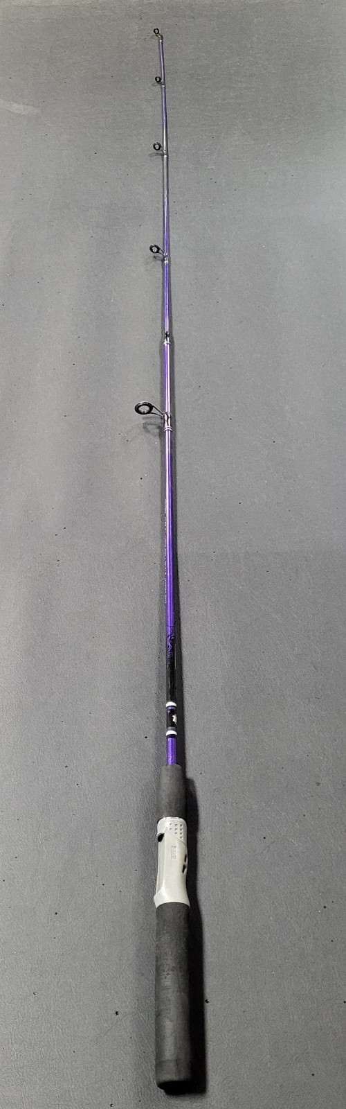 Zebco Slingshot Spinning Rod Model 202SLSPWB 5’6″ Medium Light 2 Piece Rod, EX