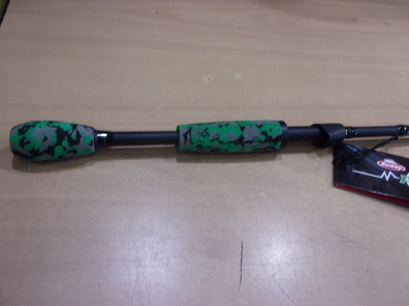 BERKLEY AMP SPINNING ROD 6 foot length Medium power