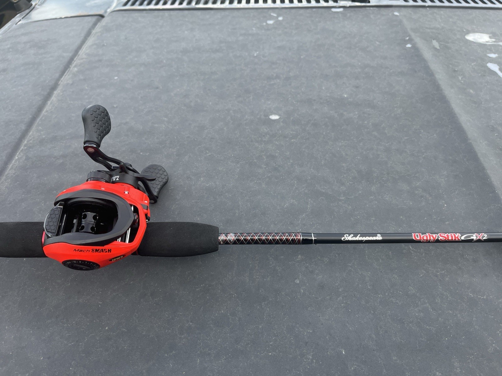 Ugly Stik GX2 and Spinning Rod 7′ Medium Action 2 Piece (Rod and Reel)