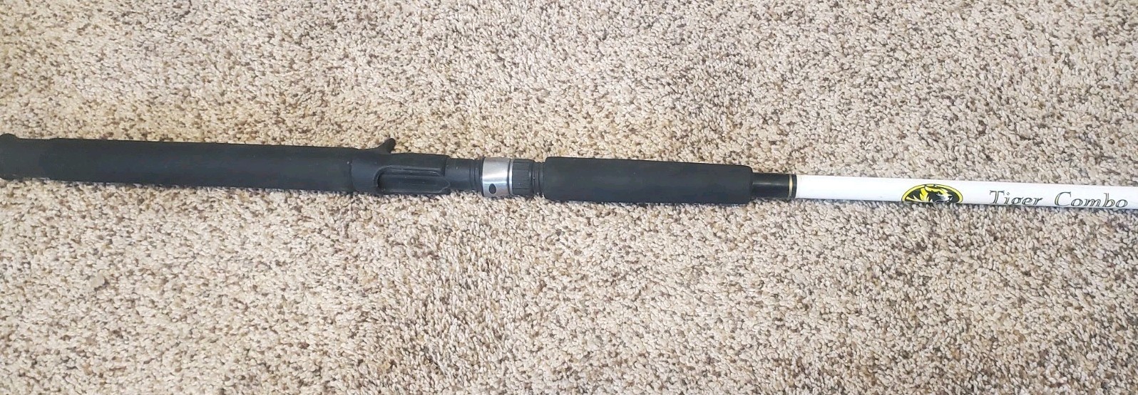 Shakespeare Tiger Combo Casting Fishing Rod 2 Piece 6.5′