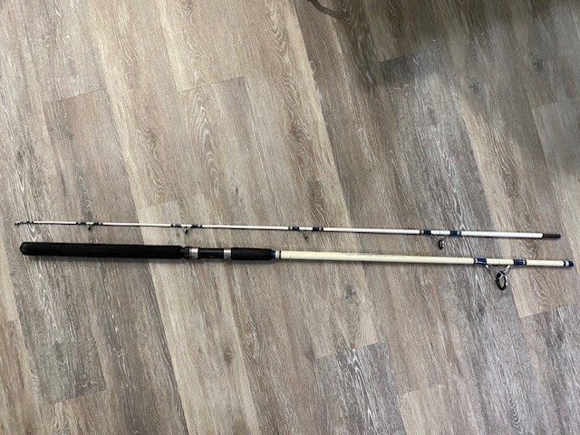 Okuma Tundra TU-902-65 9′ 2 Pc Surf Spinning Rod 20-50 lb Line 3/4-2-1/2 oz. Wt.