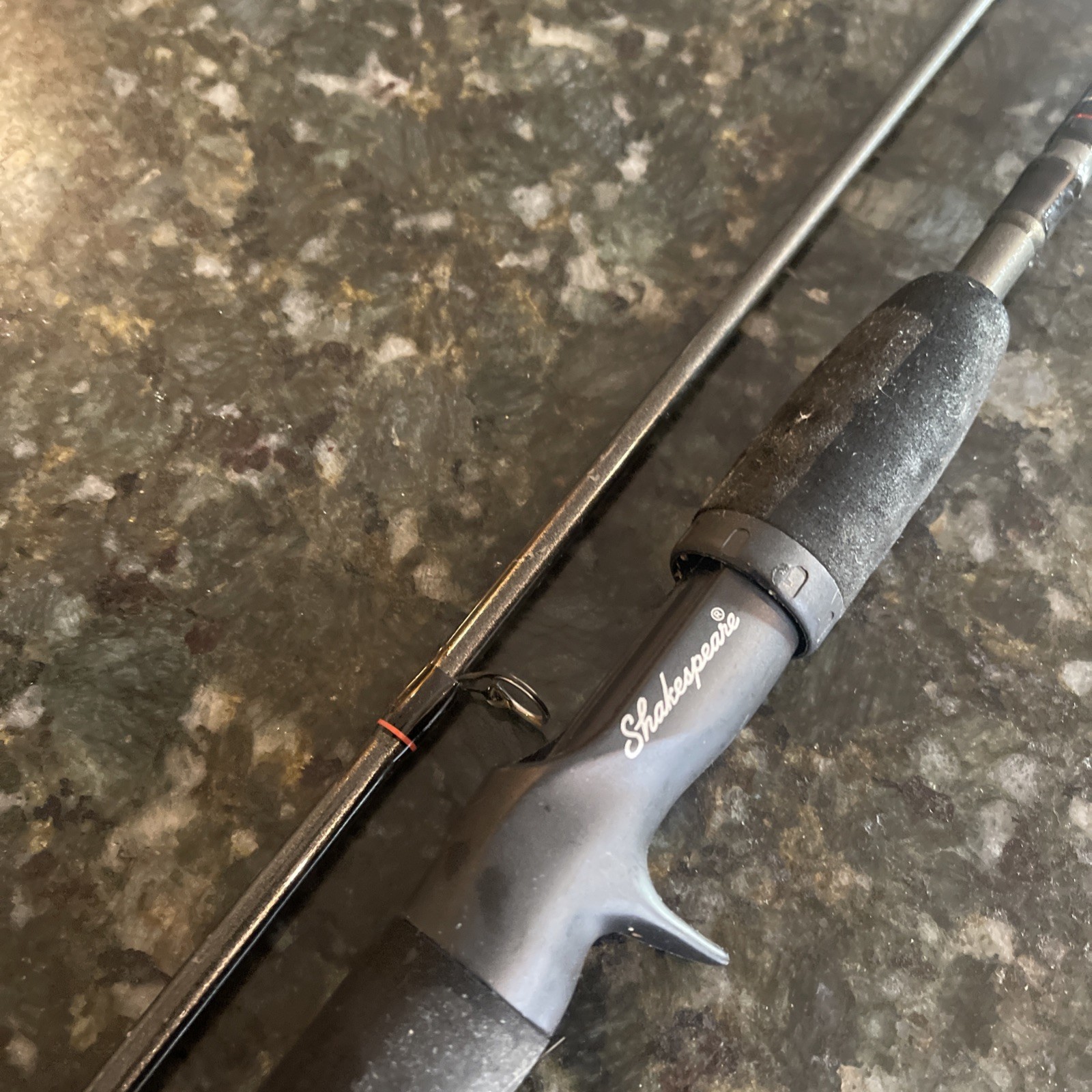 Shakespeare Alpha ALP 60 2M medium 6′ casting rod 6-12 Lb Line 2 Pc Rod
