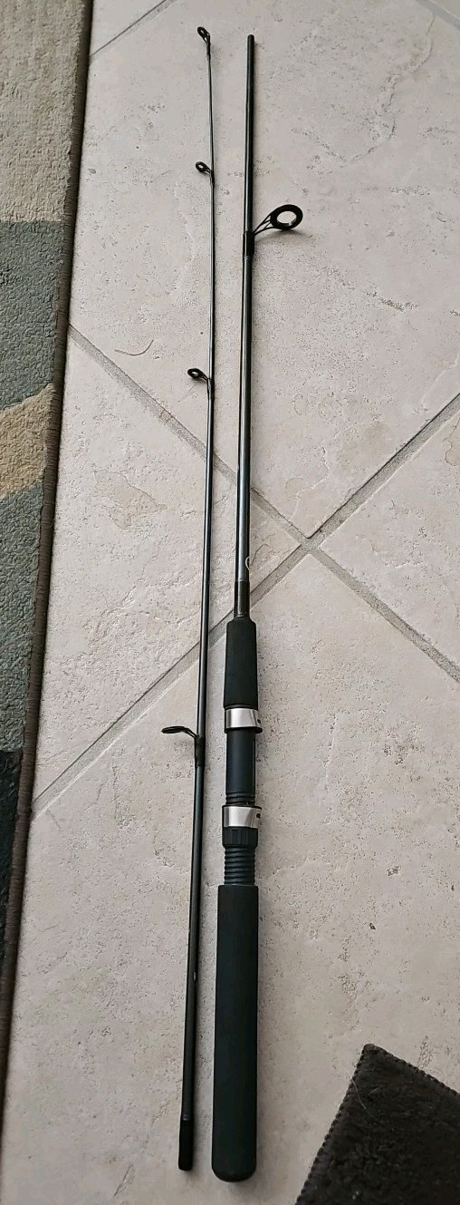 Shimano FXS-B2 Spinning Rod 2-Piece 5′ 6″ Medium FXS56MB2 VGC