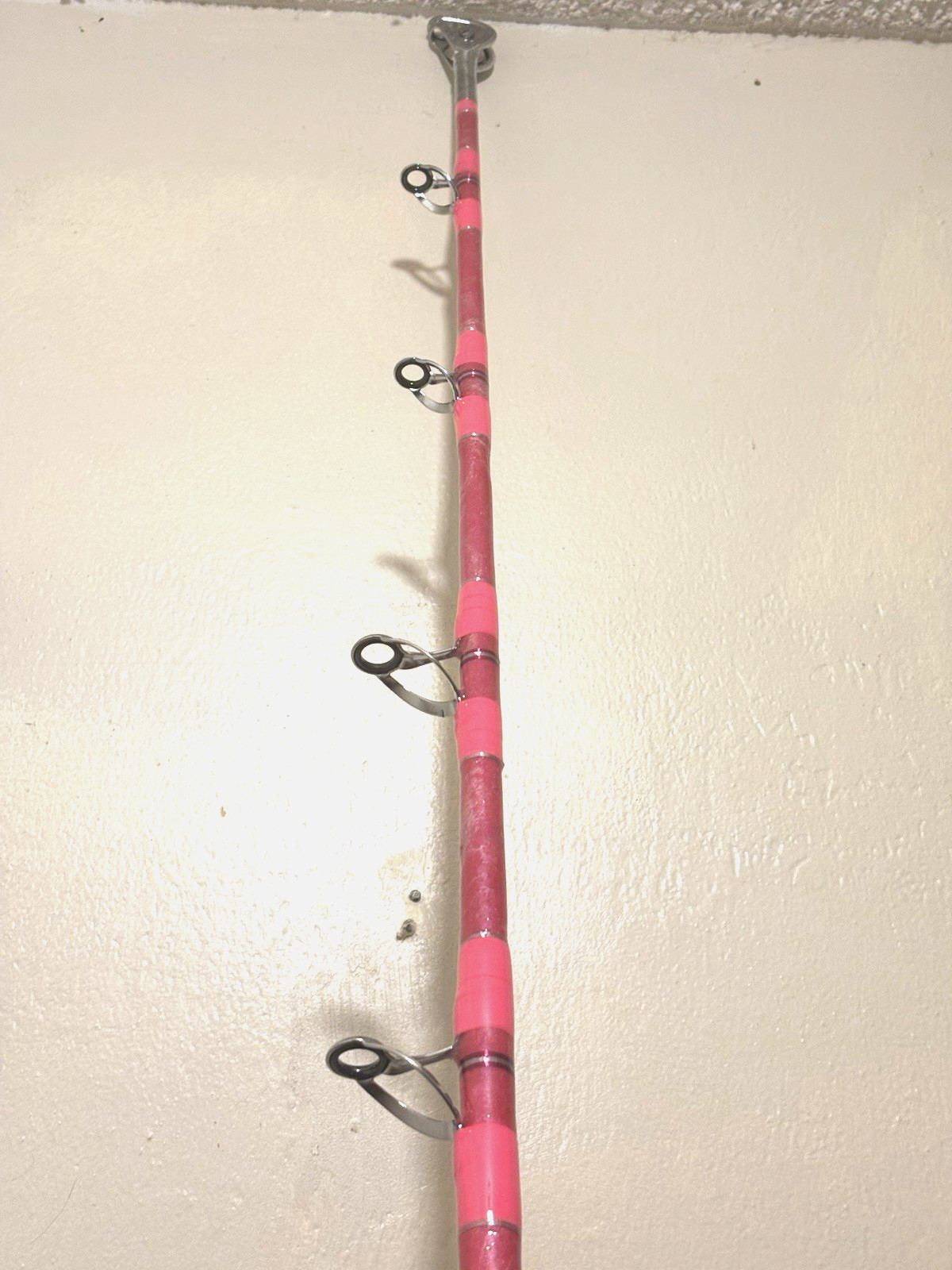 CUSTOM CONVENT SHARK ROD 8’5″ PINK PEARL MARBLE AFTCO 50-100 LB SILVER UB-4