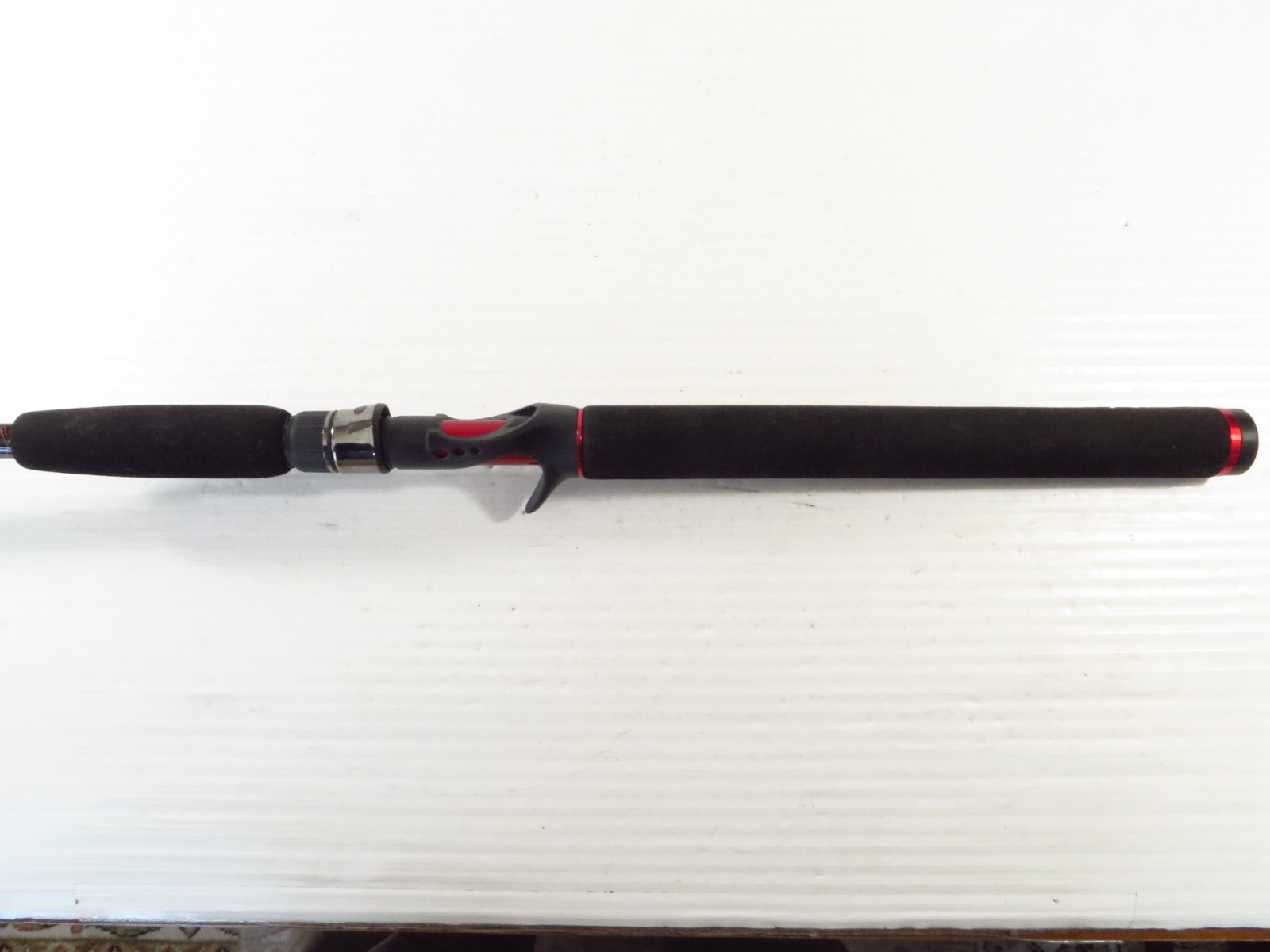 Shakespeare GX2 USCA701M Ugly Stik Spinning Rod 7’0″ Medium, 01K15CM, 1 Piece