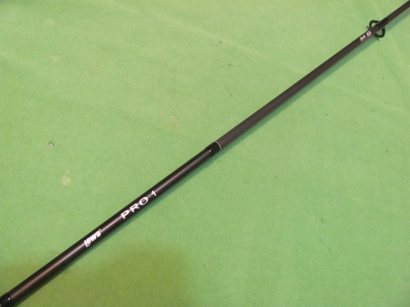 Lew’s Pro 1 – LP169MLS – IM8 – 6′ 9″ Medium Light 1-Piece Spinning Rod