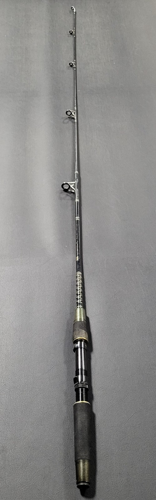 South Bend Black Beauty Ultra Light Spinning Rod, 2 Piece, 5 Guides, Split Foam