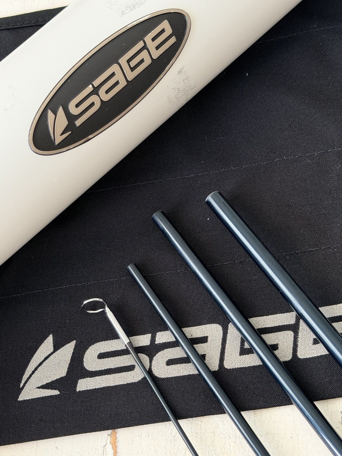 **BEAUTIFUL** 🔥 SAGE R8 SALT 10wt. 9’ft~4Pc FlyRod!! 🔥~LEGENDARY~🔥
