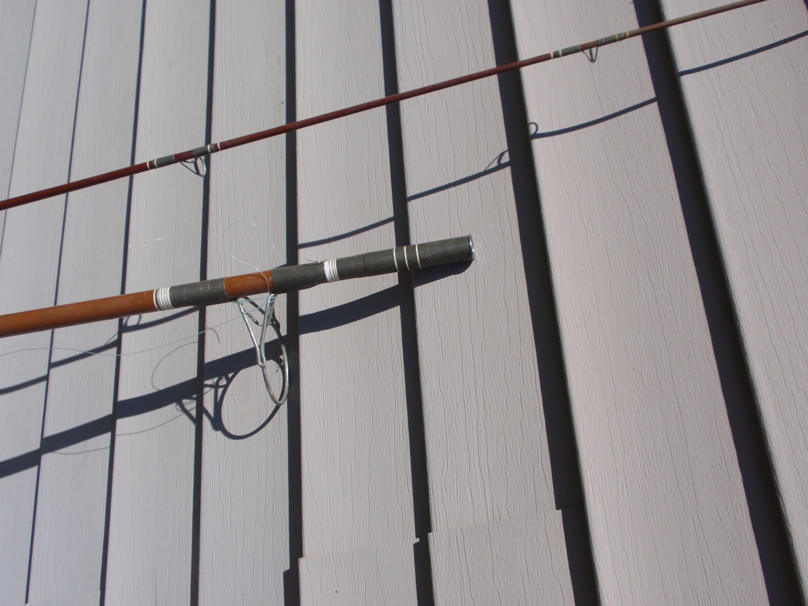 VINTAGE BERKLEY 9′ TRI-SPORT 2 PIECE SALTWATER FISHING ROD W/PENN PEER NO 309