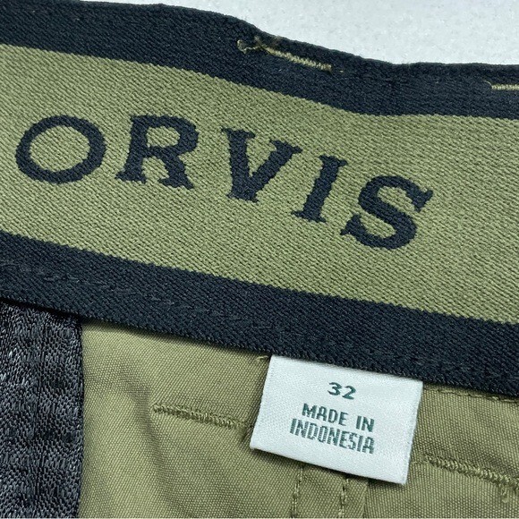 Orvis Mens Size 32 Army green tech cargo shorts 1548