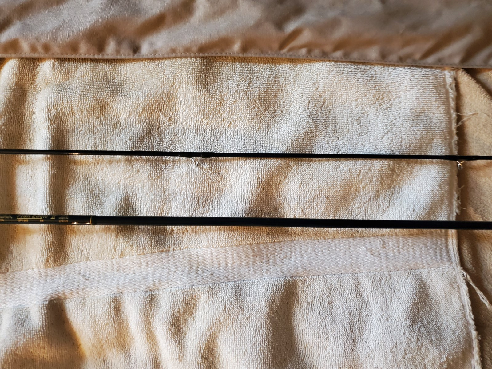 Cabela’s Fish Eagle II IM6 GFII 865 Graphite 8’6″ 2 Piece w Hard Tube/Case