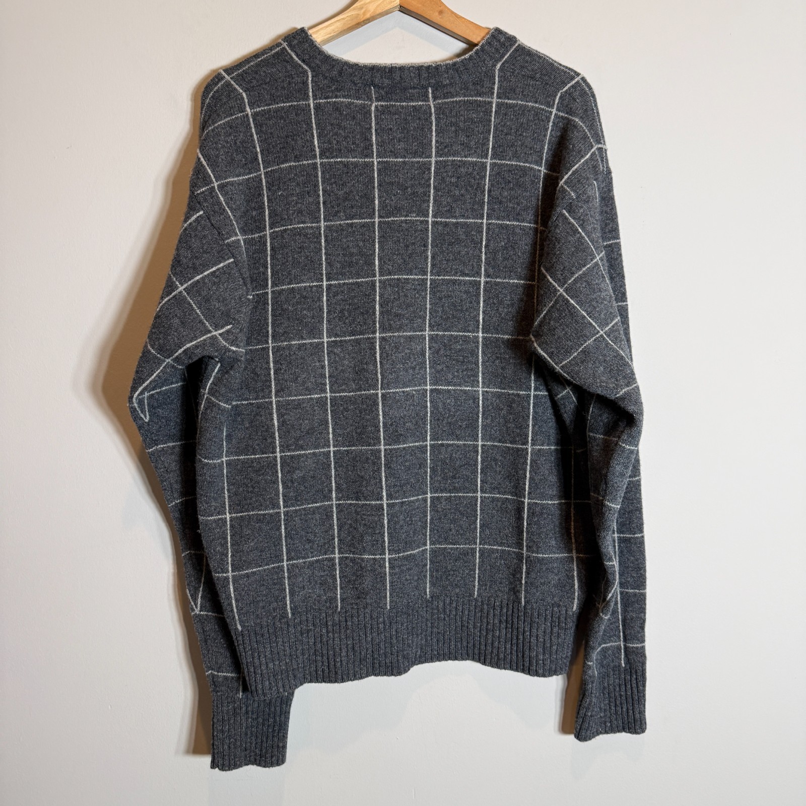 Orvis 100% Wool Windowpane V-Neck Knit Sweater Pullover Men’s Medium Gray NWOT
