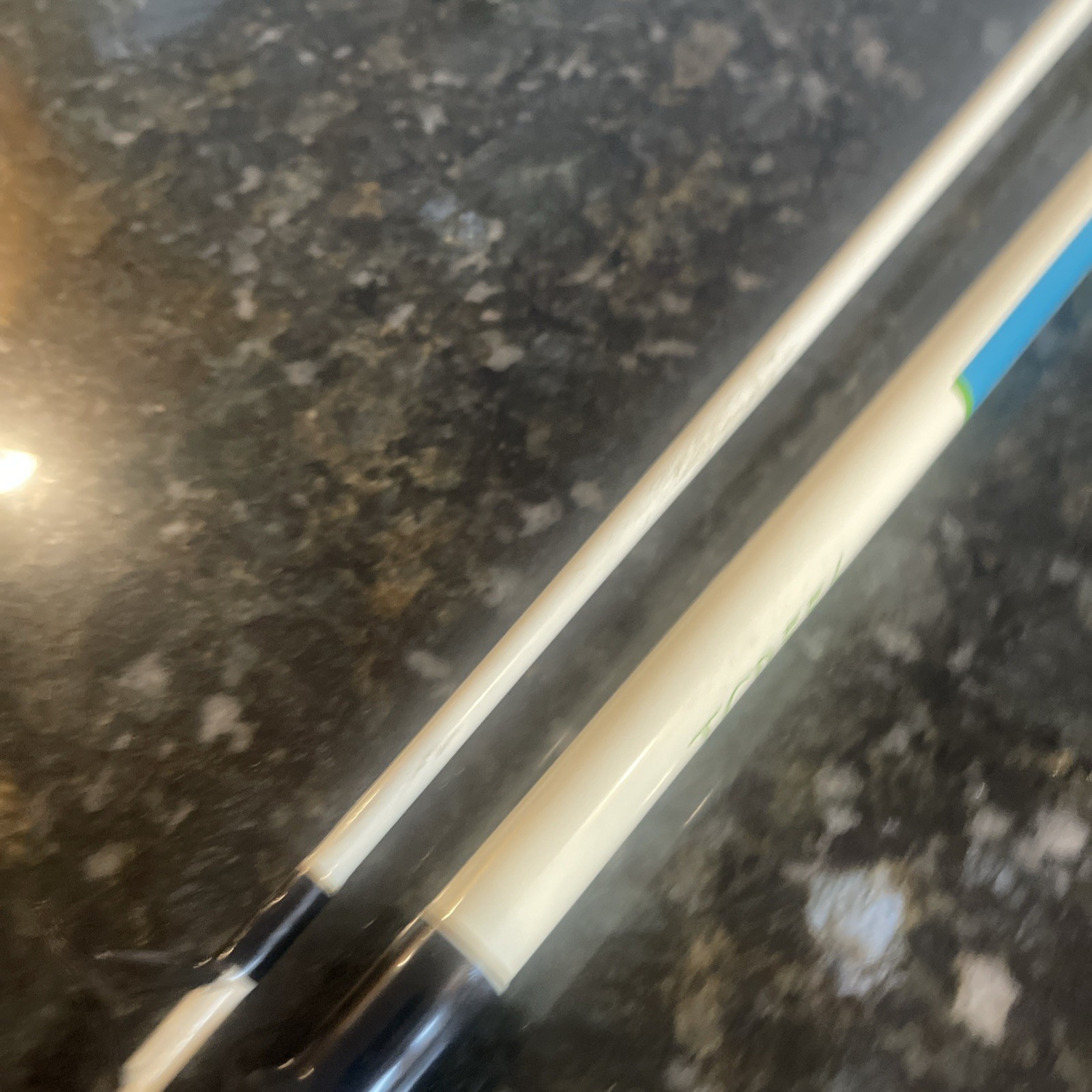 SOUTH BEND TCR556 GRAPHITE COMP 7’0″ MEDIUM HEAVY 2 PIECE SPINNING ROD