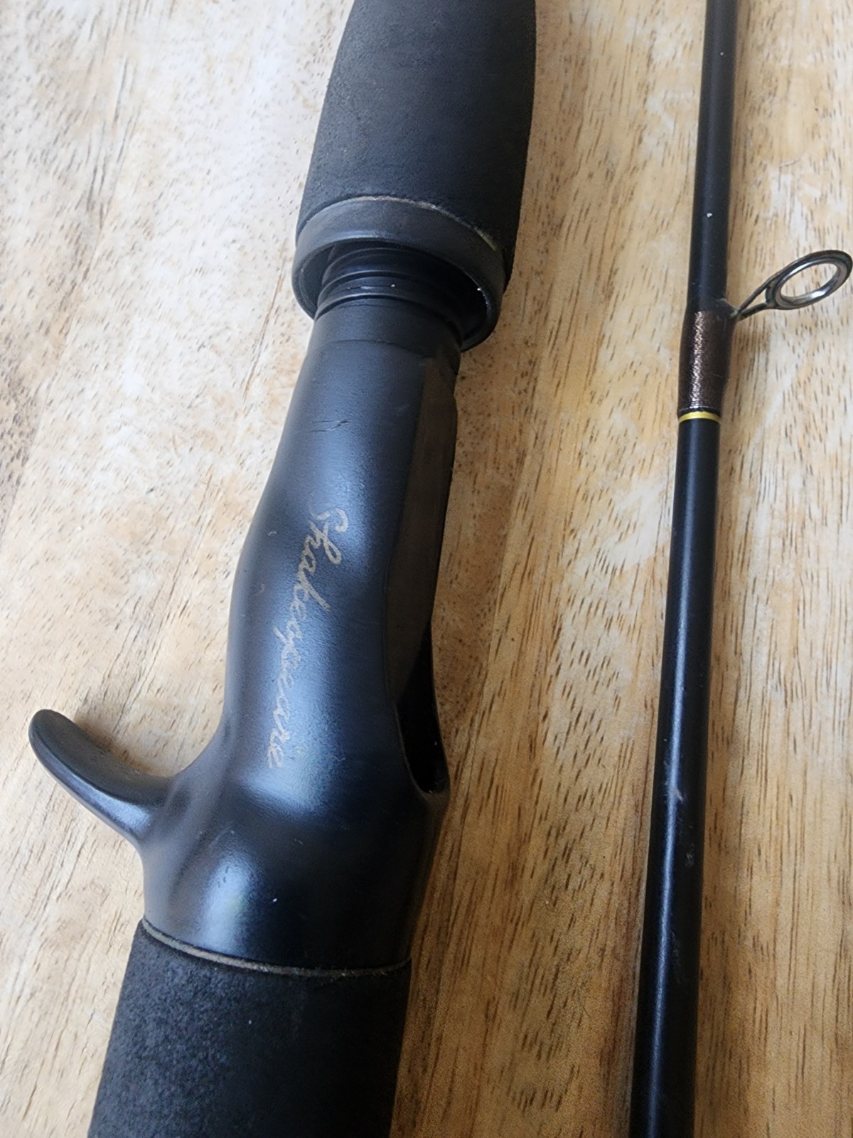 Vintage 2pc Synergy Classic Bait Casting Fishing Rod