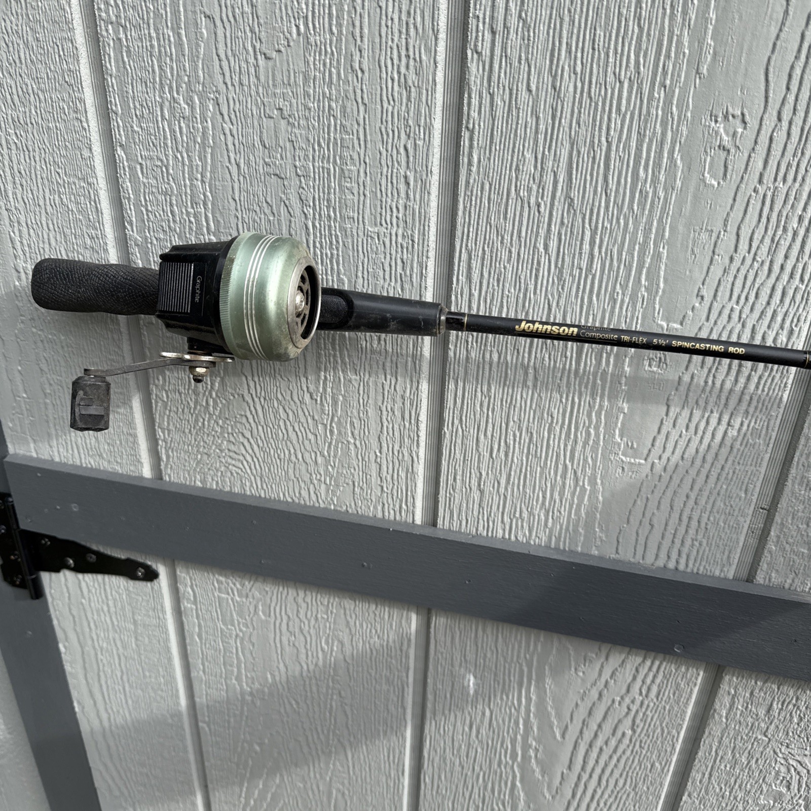 Vintage Johnson Tri Flex 3 Piece 5’6″ Spincast Fishing Rod Crappie Pro 230 Reel