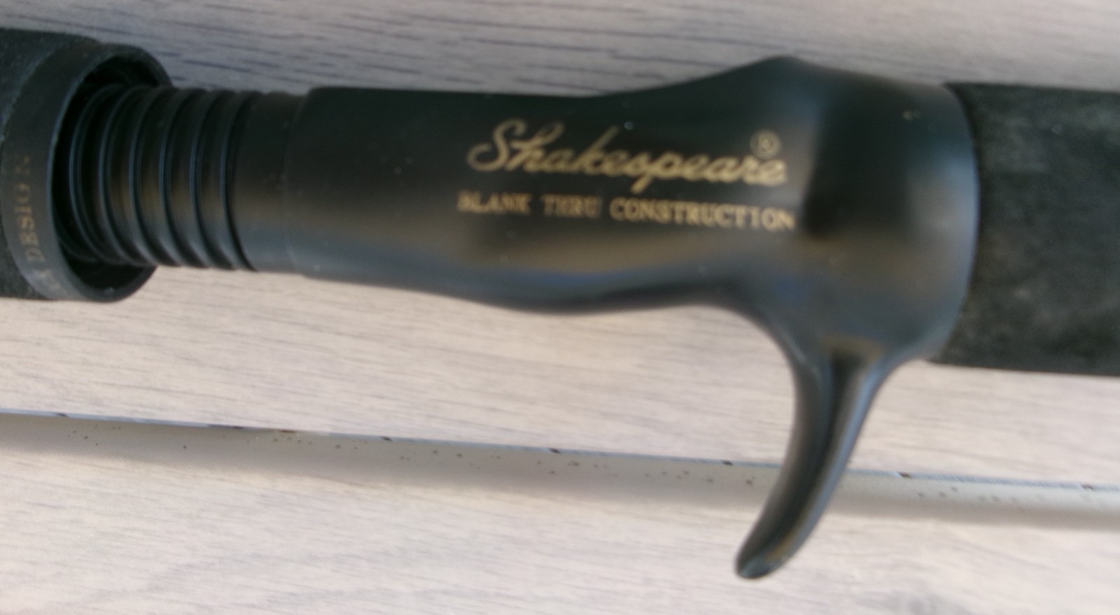 Shakespeare DURANGO Casting Rod, 5’6″ Medium Fishing Rod, 2 Piece