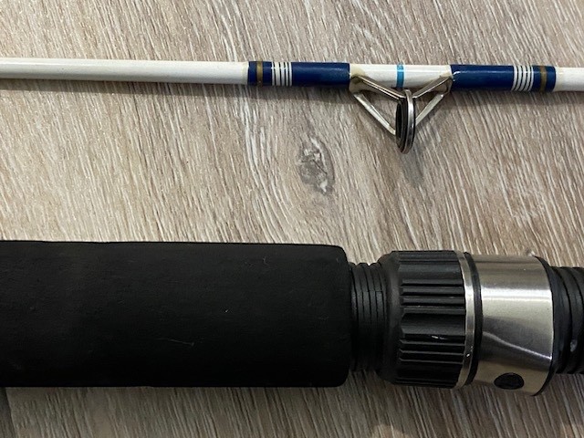 Okuma Tundra TU-902-65 9′ 2 Pc Surf Spinning Rod 20-50 lb Line 3/4-2-1/2 oz. Wt.