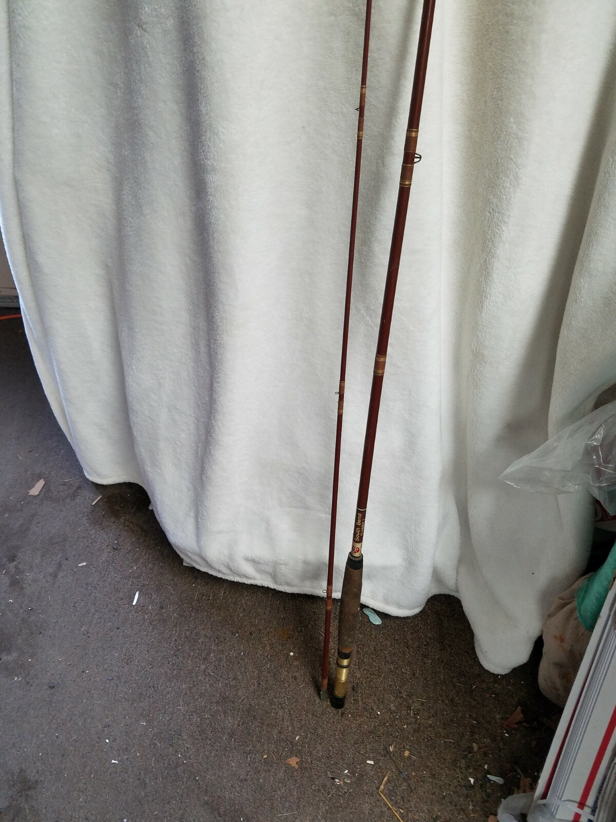 Vintage SOUTH BEND Classic I Fiberglass 9′ 0″ Fishing Rod