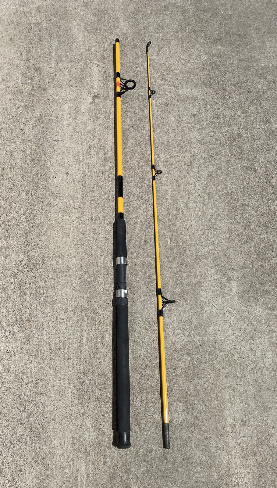 Silstar FishBonz Old Yellow OY802BWS 8’ Spinning Fishing Salmon Rod 2-pc NICE!