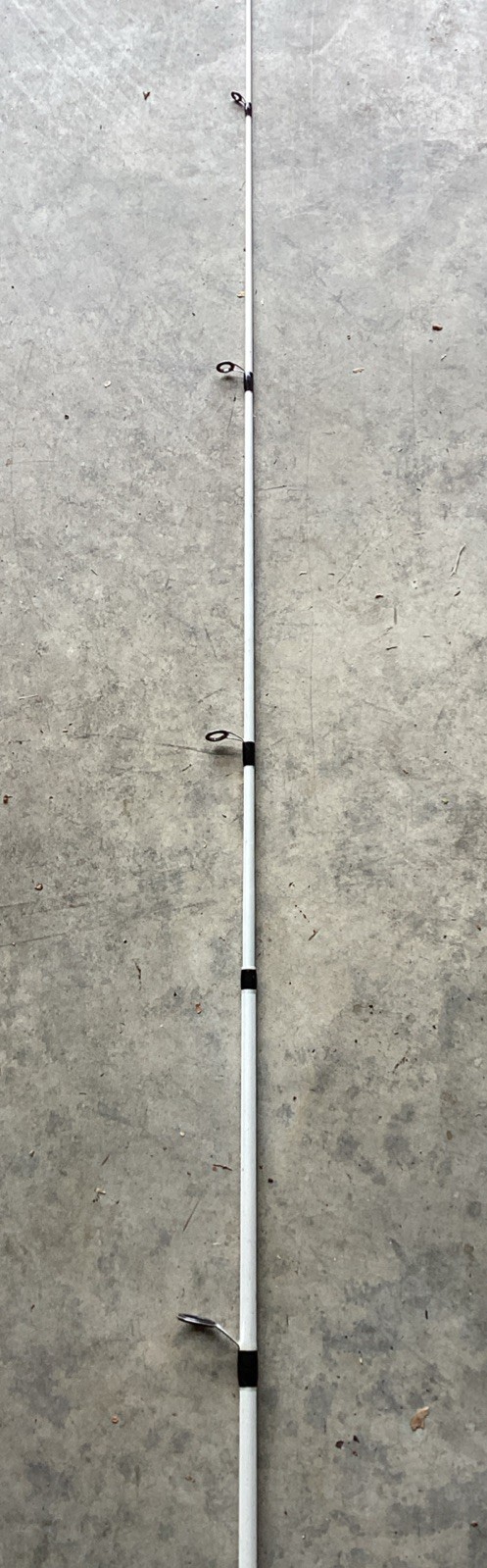South Bend 6’6” Trophy Stalker Medium 2 Pc Spinning Fishing Rod. TS662MSP. Nice!