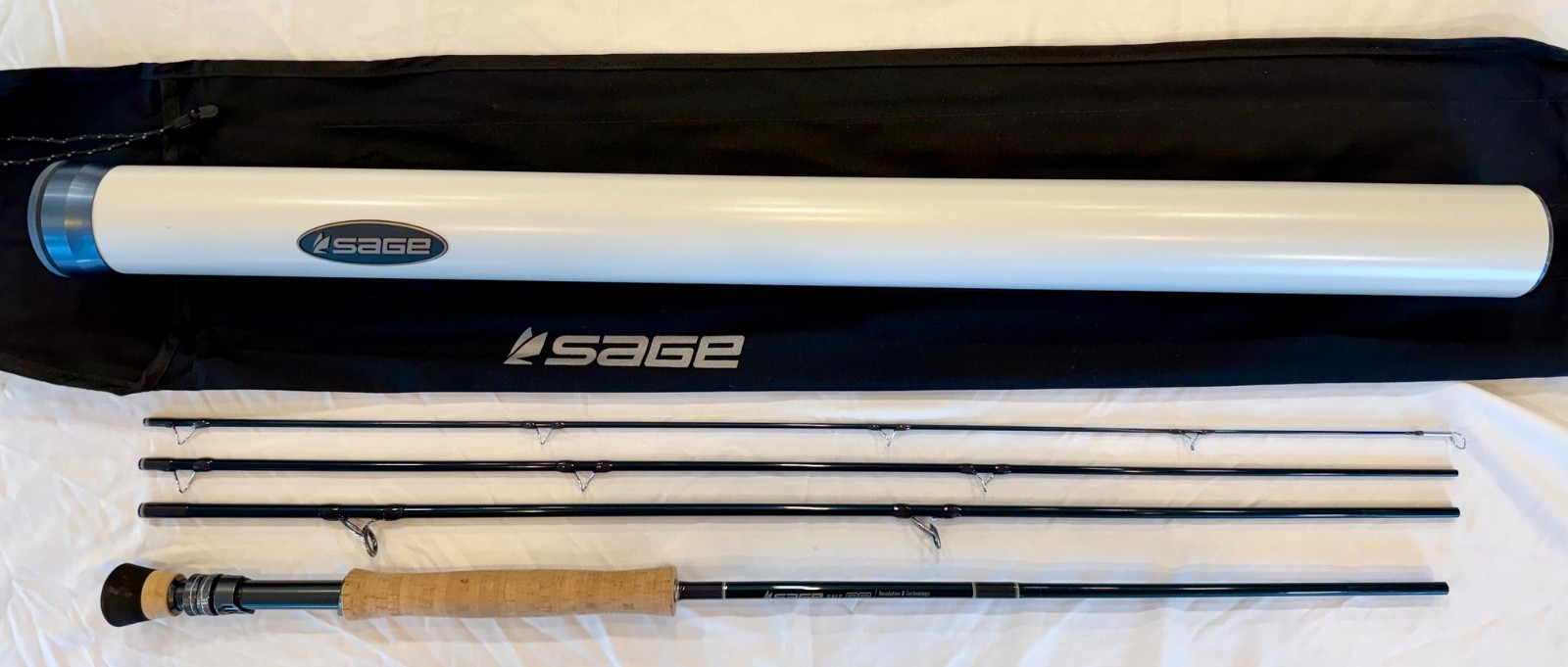 Sage SALT R8 890-4 Fly Rod 9ft 8wt Fast 4pc w/ Tube & Rod Sock