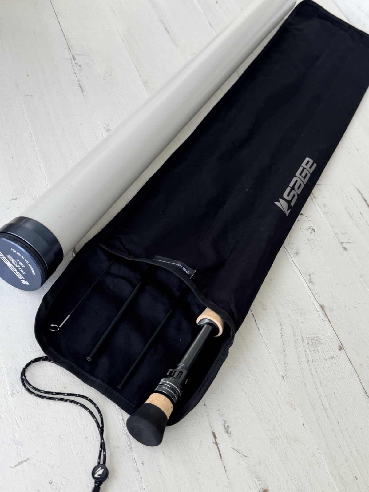 **BEAUTIFUL** 🔥 SAGE R8 SALT 8wt. 9’ft~4Pc FlyRod!! 🔥~LEGENDARY~🔥