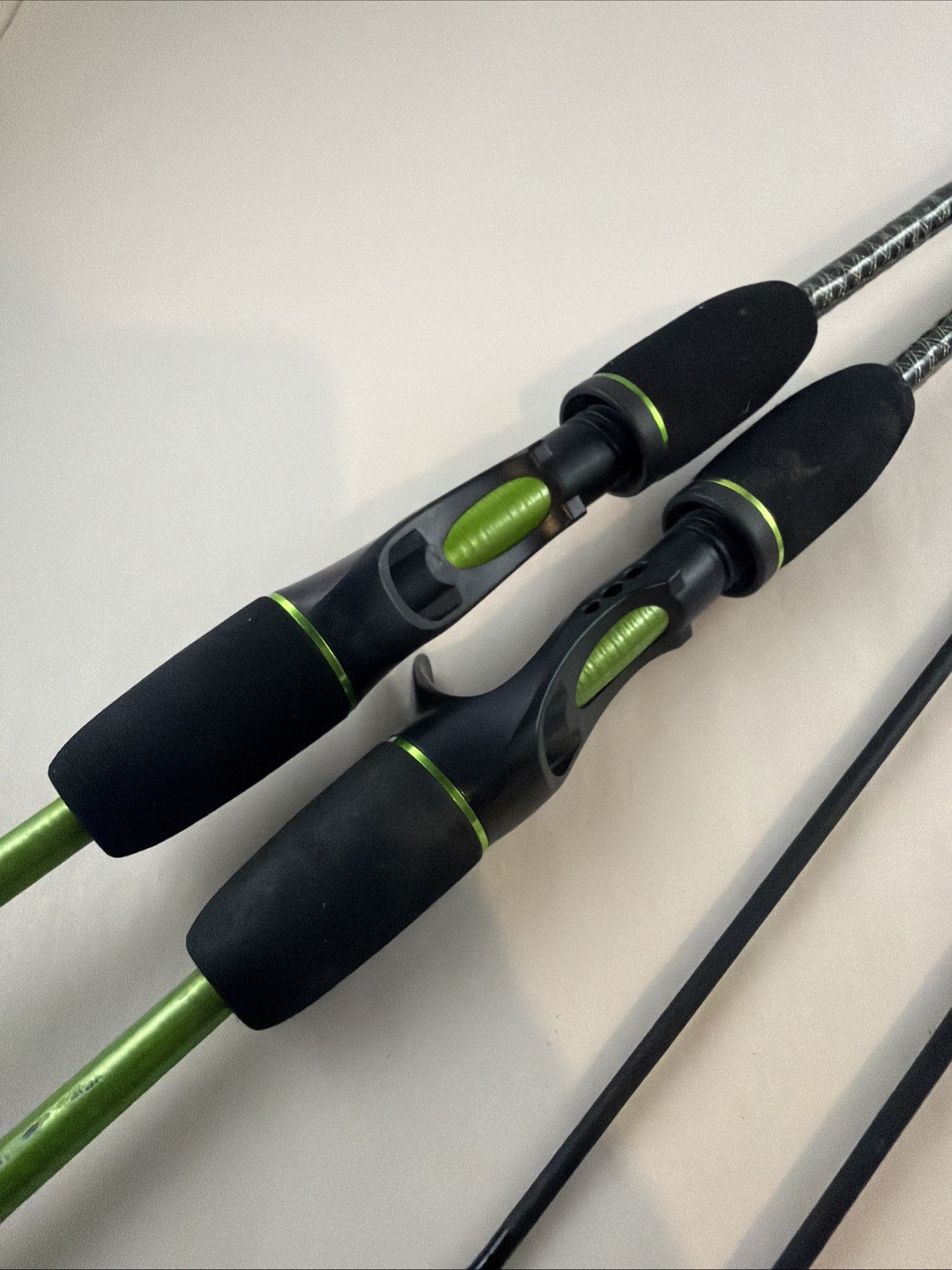 (2) Ugly Stik GX2 5′ 6″ Medium Action Spincasting Rods