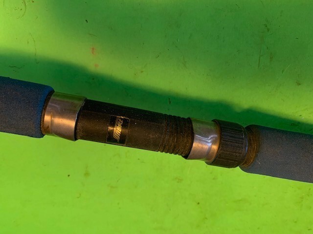 VINTAGE SABRE GOLDEN 6 FOOT 6 INCH 20 TO 50 POUND RATED CONVENTIONAL FISHING ROD
