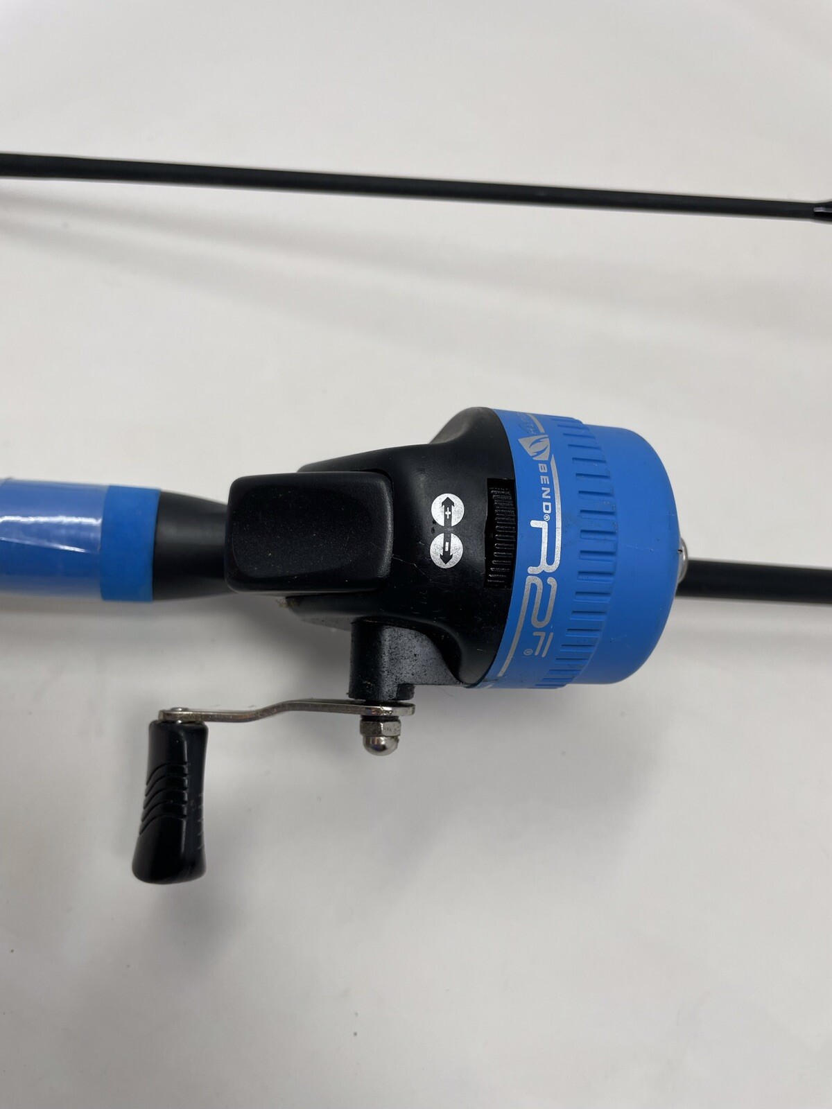 South Bend R2F Performance Series R2F4-JABT-SC Telescopic Rod And Reel