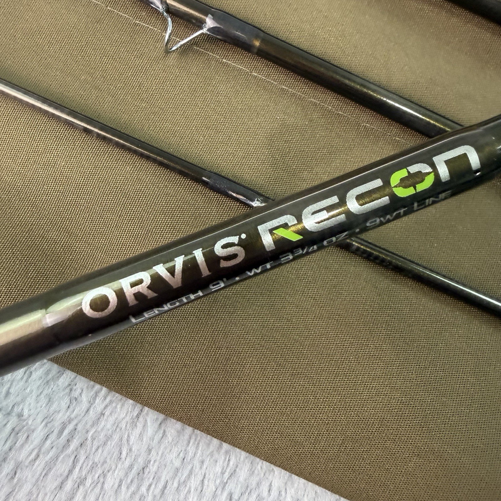 Orvis Recon Fly Fishing Rod 9’ 9wt 4pc Mod Action w Tube & Sock Excellent Y217
