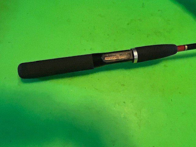 ZEBCO RHINO 5 FOOT 6 INCH 8 TO 17 POUND RATED BAITCASTING FISHING ROD