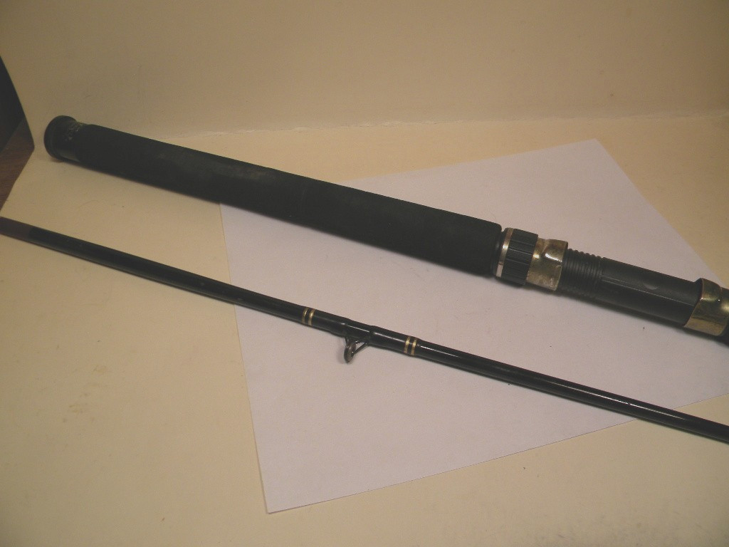 South Bend Black Beauty Salmon/Steelhead 3774 medium 8’3″ spinning rod