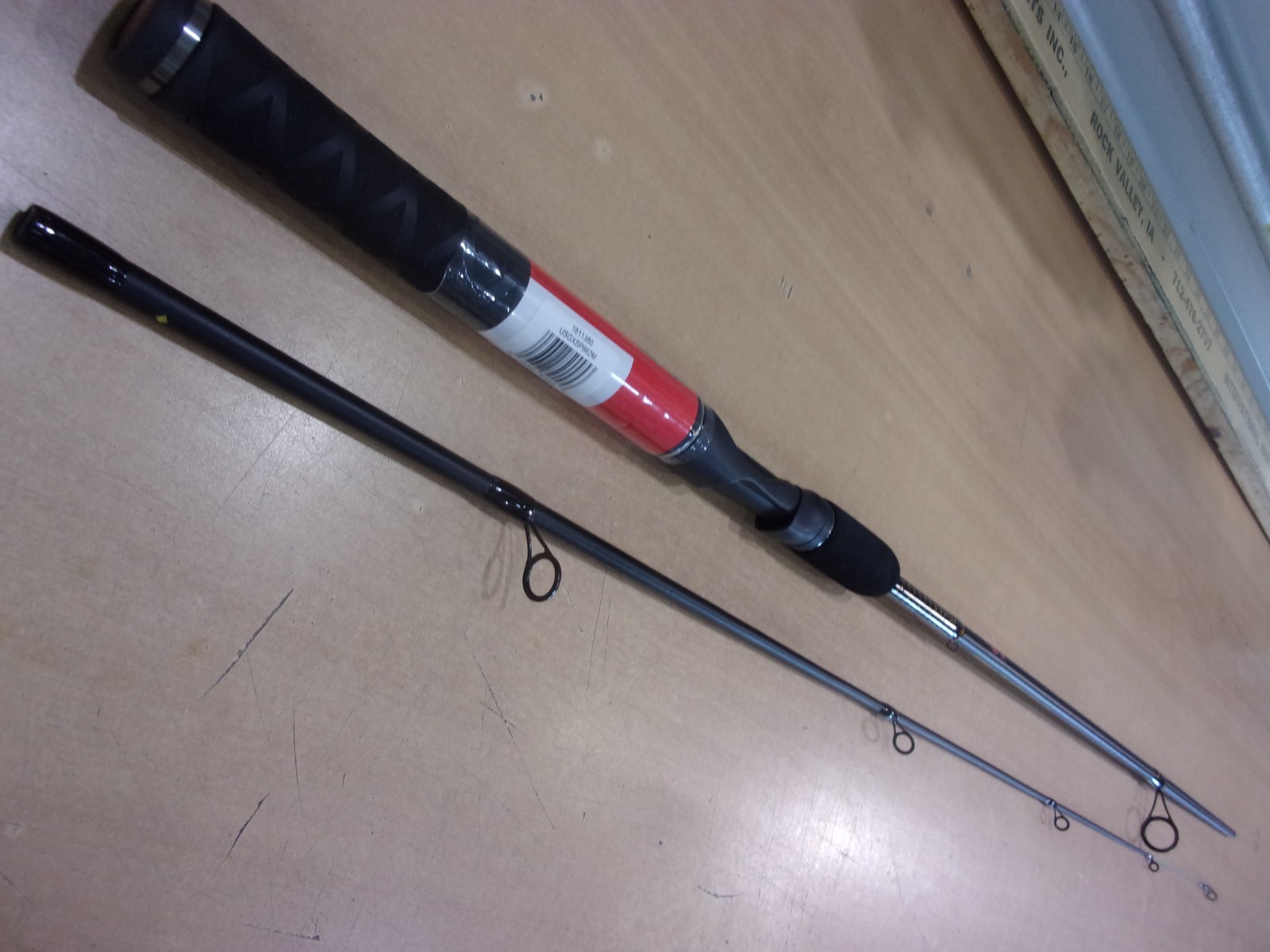 SHAKESPEARE UGLY STIK GX2 6 foot 6 inch medium spinning rod #USGXSP662M