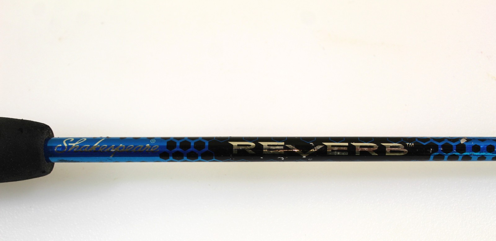 Shakespeare Reverb RBSC 56 2M 5′ 6″ Casting Fishing Rod Medium Action 2 Piece