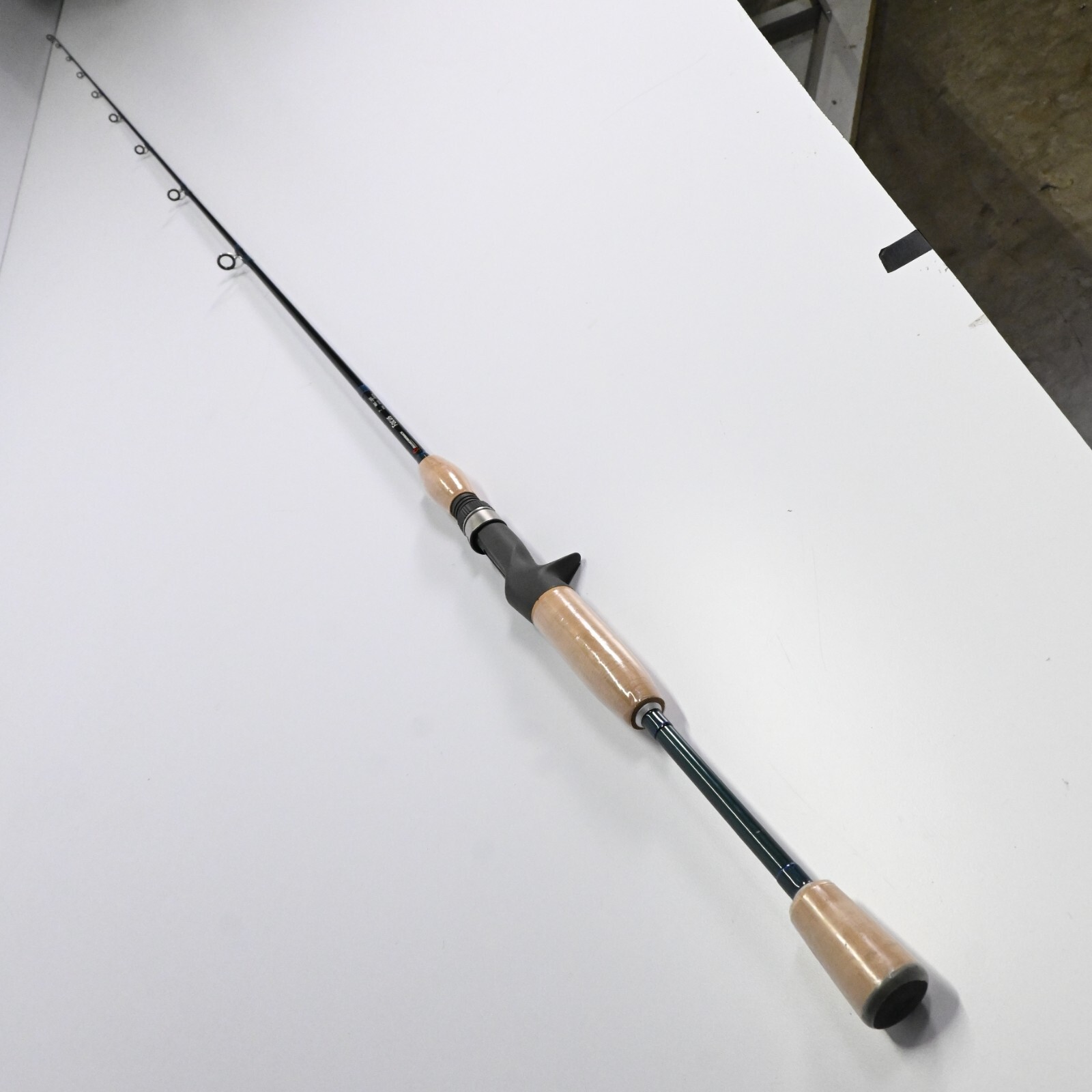 Diamondback Focus Casting Rod – 7′ Medium Light = 6-10 lbs, 1/8-1/2 oz