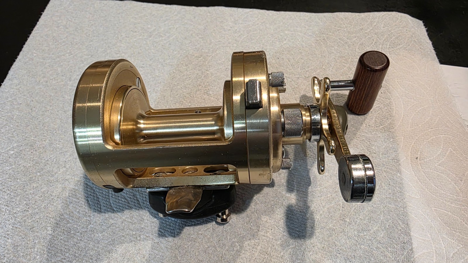 Shimano Calcutta 700S Non-Levelwind Conventional Reel Gold Japan