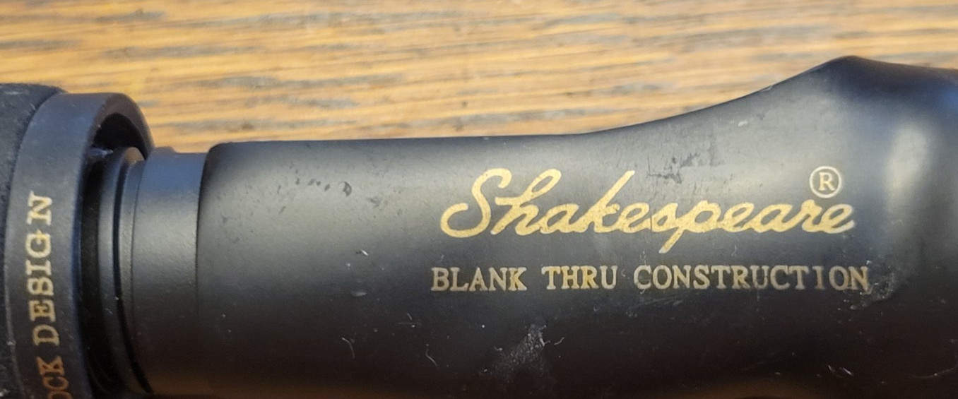 Shakespeare Durango DSC56-2M 2-Piece 5’6″ Casting Fishing Rod