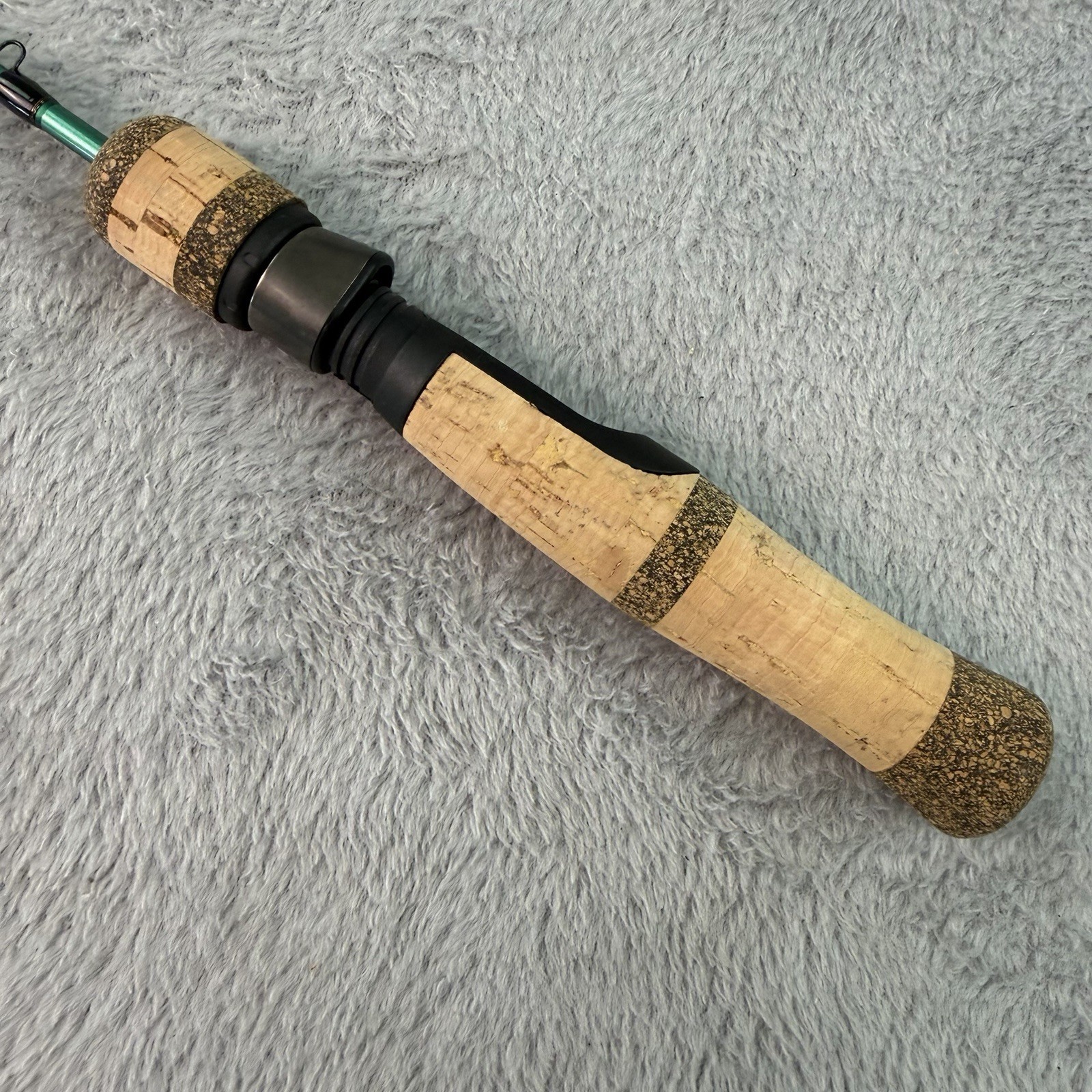 Fenwick Elite Tech Ice spinning rod 28″ Med Heavy Action 6-10 Lb ETICE28MH Y233
