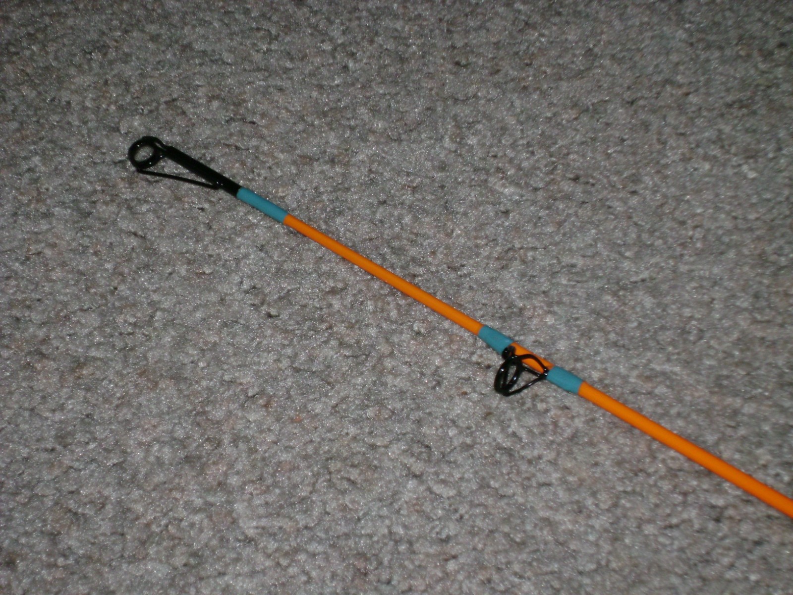 GLOW ROD MEAT HUNTER FLEX 10′ HVY SPINNING -GLOWS ORANGE UNDER BLACKLIGHT !
