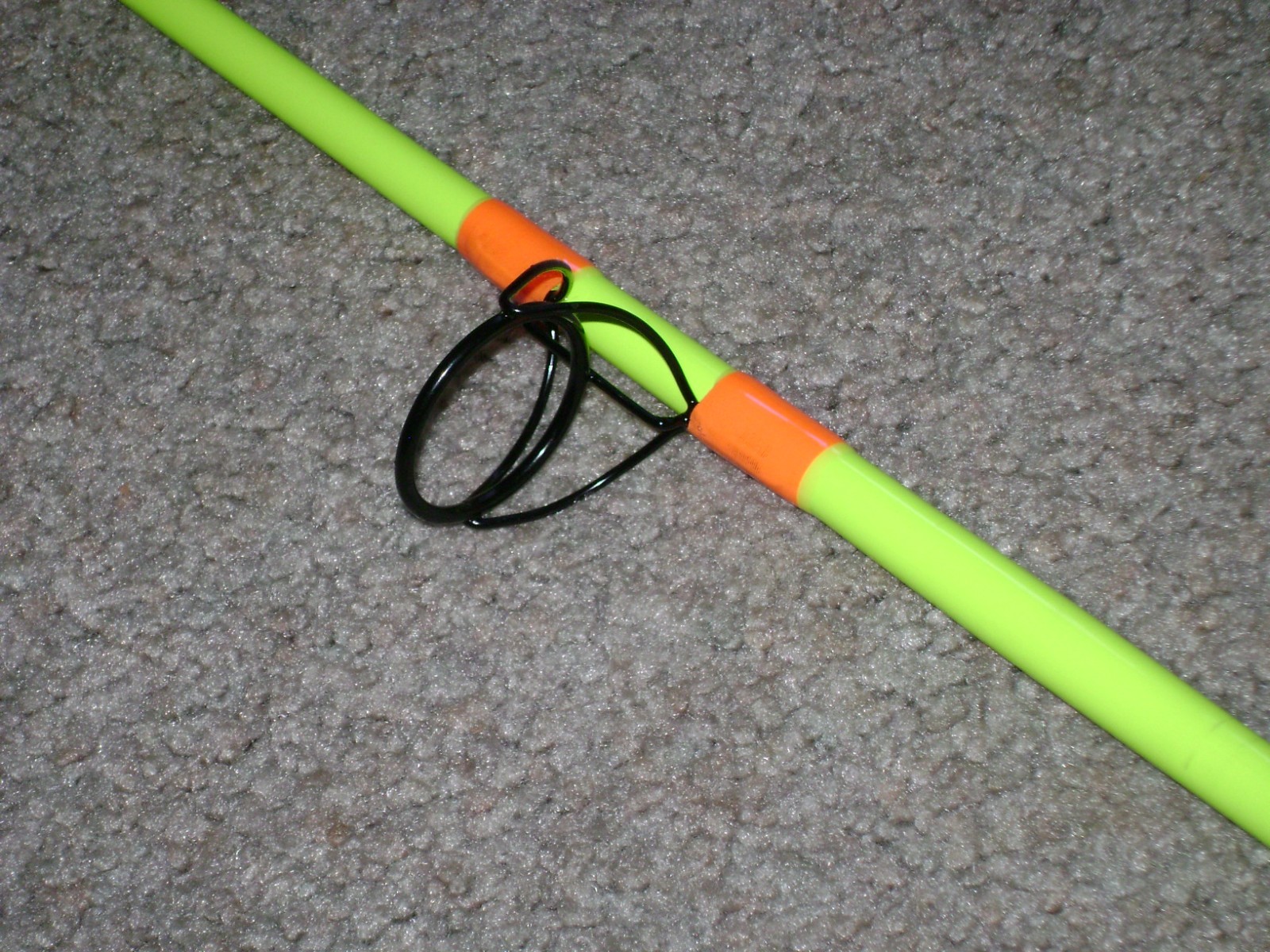 GLOW ROD MEAT HUNTER FLEX 10′ HVY SPINNING -GLOWS LEMON UNDER BLACKLIGHT !