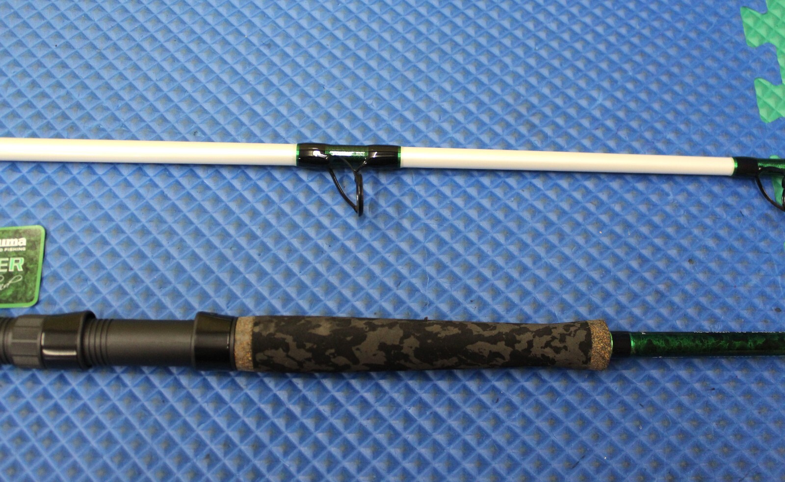 Okuma Record Chaser Catfish Alligator Gar Spinning Rod 2-Pc Hvy 10′ RC-S-1002H