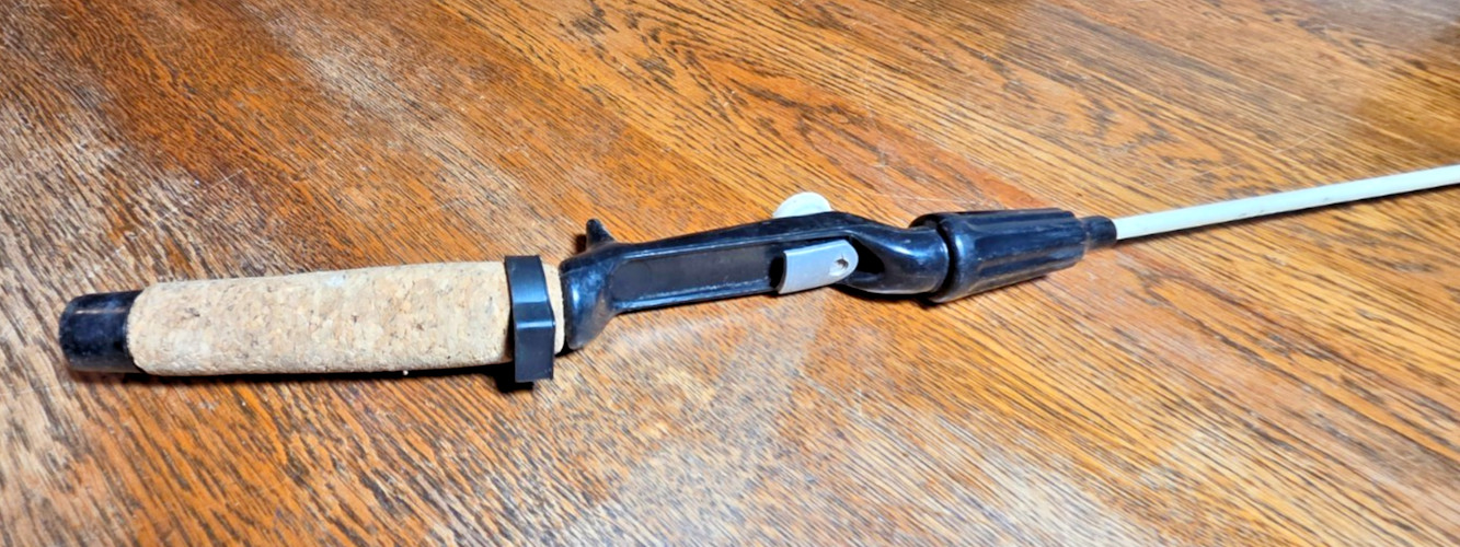 Vintage Johnny Walker 5′ 1-Piece Spin Cast Fishing Rod