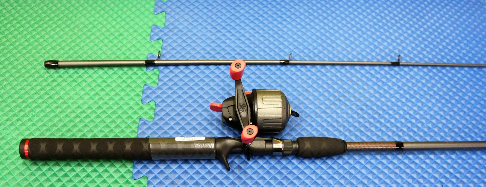 Shakespeare Ugly Stik Ugly Tuff Spincast Combo 6′ 6″ M USTUFCA662M/10CBO 1539106